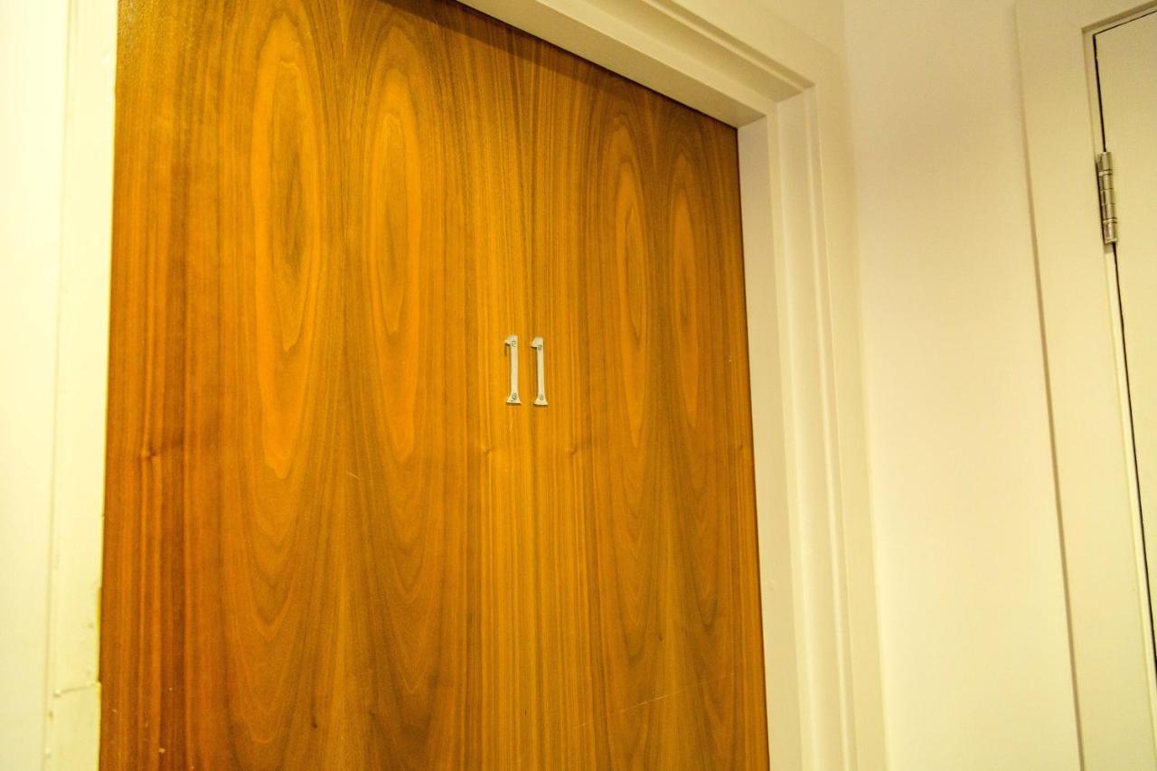 Apartment Serviced In Centre - Free Parking - Balcony - By Happy Days Liverpool